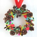 木の実でつくるクリスマスリース